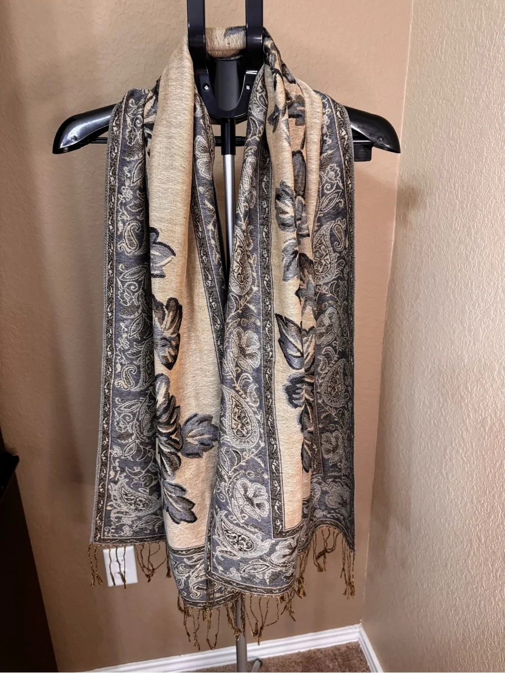 100% Cashmere Pashmina Beige and Gray Floral Paisley Wrap